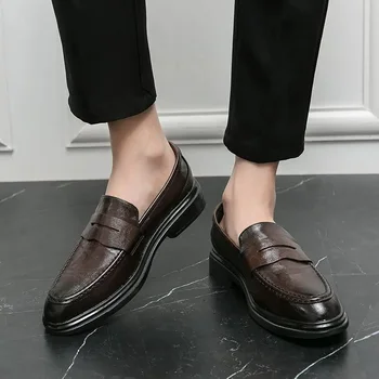 Осенняя мужская обувь Спорт и отдых Черная деловая мужская кожаная обувь в британском стиле Натуральная кожа Высококачественный низкий верх Martin
