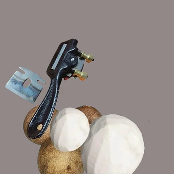 Ручная овощечистка кокоса