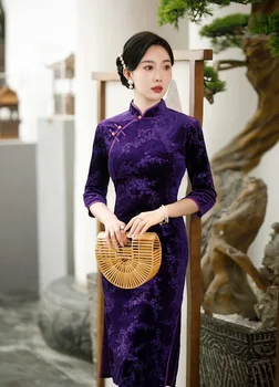 2023 Новый Плюс Размер Красный Фиолетовый Бархат Cheongsam Женщины Средняя длина Винтаж Платье С длинным рукавом Тонкий Традиционный Qipao M To 5XL S2418