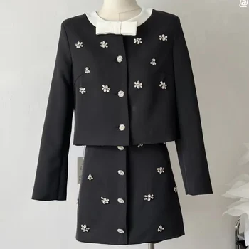 Роскошный стиль 2023 Осень Новинка в черном комплекте с длинным рукавом Ногти Diamonds Bow Куртка с коротким пальто + однобортная мини-юбка из двух частей